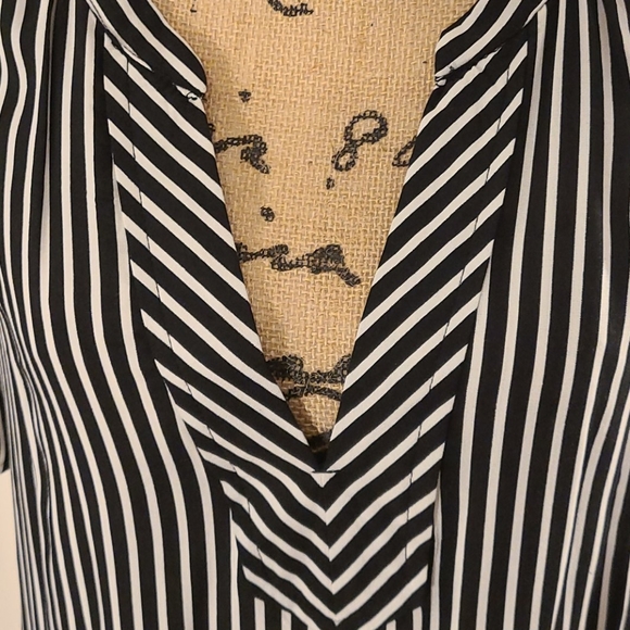 NWT Old Navy top L Large - Picture 2 of 3